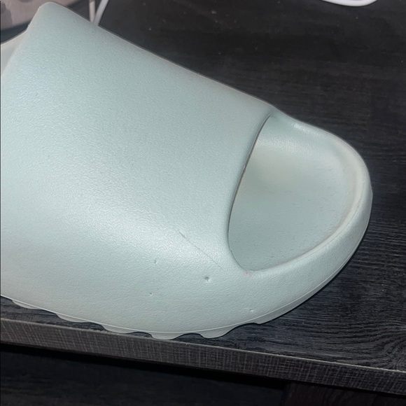 Men's Yeezy Slide - Light blue - Picture 6 of 7